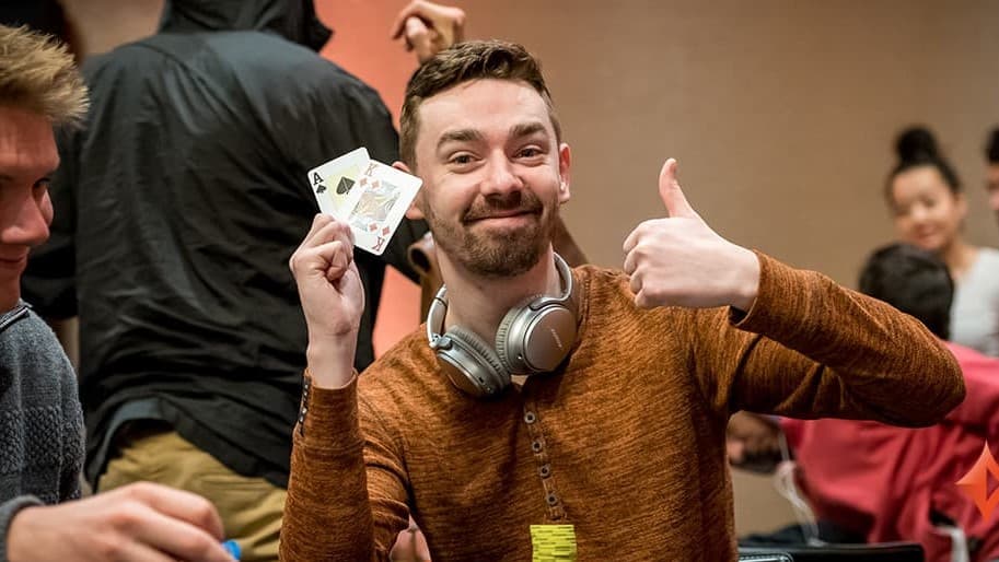 Geilich y la Armada Latina avanzan en el IPM Main Event